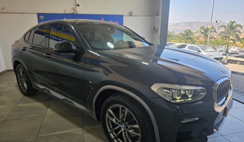 BMW X4 pieno