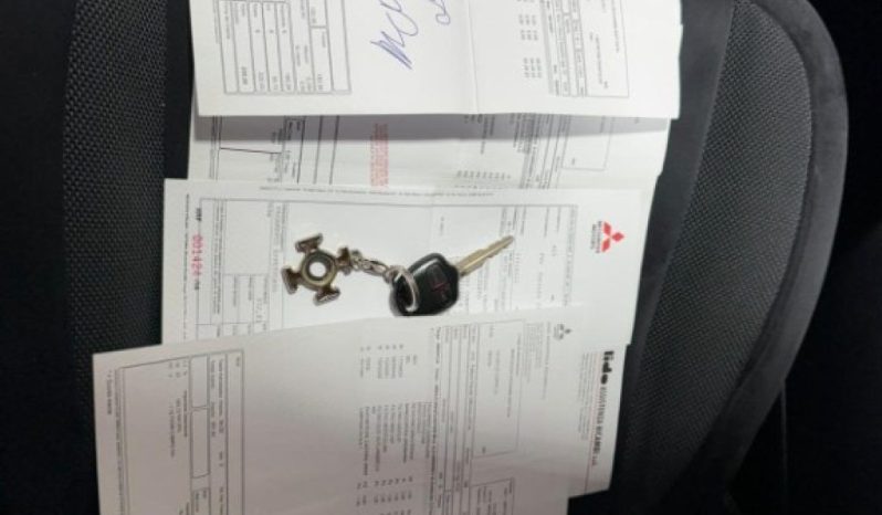 Mitsubishi Outlander pieno