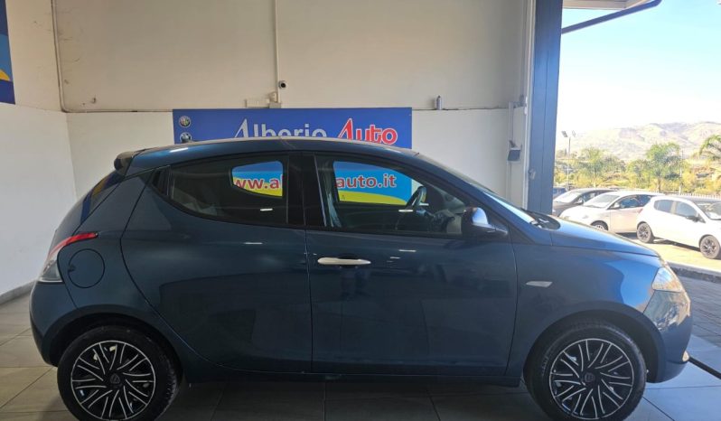 Lancia Ypsilon pieno
