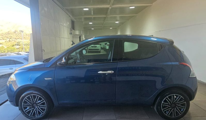 Lancia Ypsilon pieno