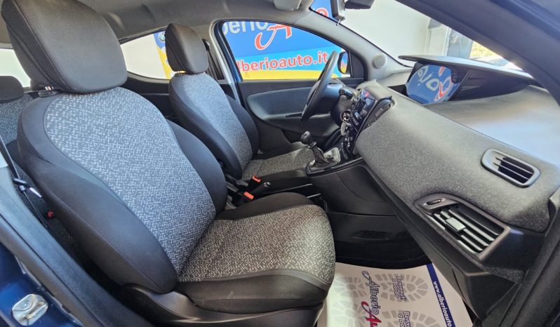 Lancia Ypsilon pieno