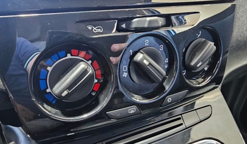 Lancia Ypsilon pieno