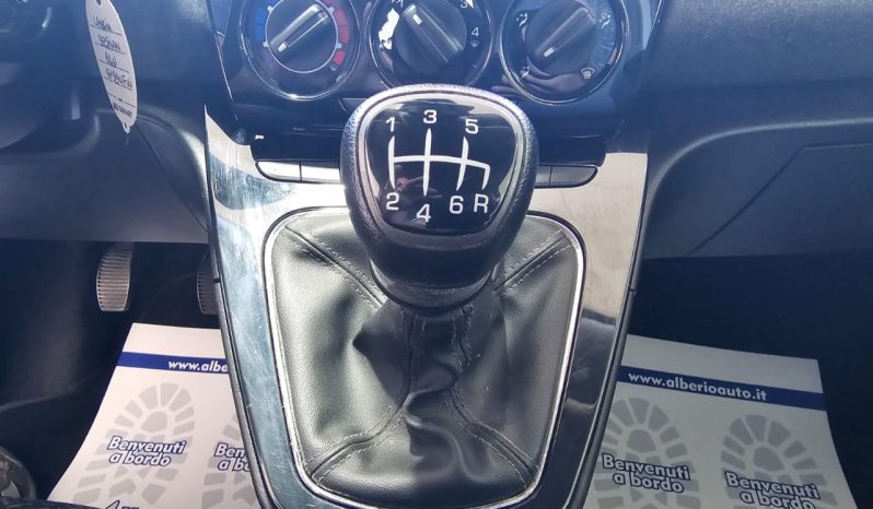 Lancia Ypsilon pieno